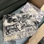 DIOR 59% cashmere, 41% wool   Christian Dior scarf - Image 5