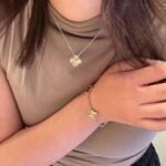 Van Cleef & Arpels Champagne gold four-leaf clover necklace - Image 2