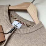 Burberry classic warhorse logo embroidered cardigan Knitted sweater coat - Image 4