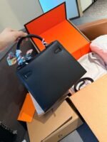 Hermès bag first layer cowhide material 25x19cm - Image 4