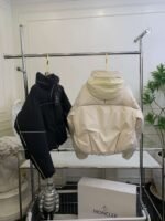 Moncler New Autumn and Winter Klais Women’s Stand Collar Short Down Jacket Reflective down jacket - Image 2