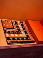 Hermès double-sided cashmere square scarf  Premium 140x140cm - Image 6