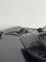 BOTTEGA VENETA New Dustbag Shoulder Bag Premium 32x23x1cm - Image 8