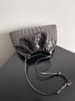 BOTTEGA VENETA New Dustbag Shoulder Bag Premium 32x23x1cm - Image 2