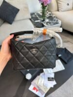 Chanel Handbag 18cm - Image 13
