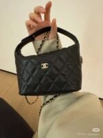 Chanel Handbag 18cm - Image 2