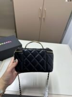 Chanel cosmetic bag 18x10cm - Image 10