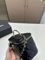 Chanel cosmetic bag 18x10cm - Image 7