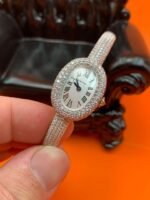 Cartier Bathtub Series Quartz Bracelet Women’s Watch The entire watch is inlaid with 552 Moissanite diamonds totaling 5 carats