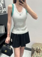Chanel 2025 Early Spring Series 1:1 High-end Vest Contrast Color Blocking Craft - Image 5
