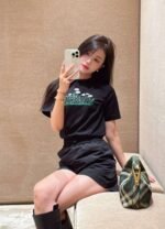 Burberry 2025 Spring/Summer New Printed Short Sleeve T-shirt with Daisy Print on Chest Premium 100% cotton