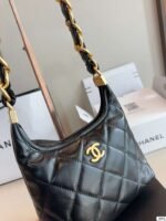 CHANEL Underarm bag 19X6*16cm - Image 4