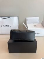 CHANEL Underarm bag 19X6*16cm - Image 3