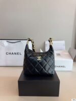 CHANEL Underarm bag 19X6*16cm - Image 2