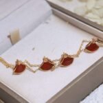 Bulgari Double-Sided Shell Agate Four-Flower Bracelet Premium Edition - Image 8