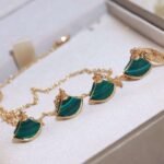 Bulgari Double-Sided Shell Agate Four-Flower Bracelet Premium Edition - Image 6