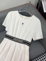 DIOR new round neck dress pleated skirt high quality - Image 4