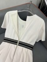 DIOR new round neck dress pleated skirt high quality - Image 2