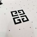 GIVENCHY full-print rhinestone and burnt flower small logo round neck short-sleeved - Image 9