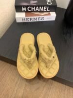 Chanel’s new summer slippers are available in three colors - Image 3