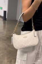 Coach Glacier White Armpit Bag SIZE:24x15x7.5cm - Image 3