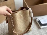 Coach’s new Mollie bucket bag 20x22cm high quality