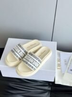 DIOR latest ultra-light letter beach thick-soled slippers advanced version of high-quality slippers - Image 7