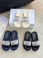 DIOR latest ultra-light letter beach thick-soled slippers advanced version of high-quality slippers