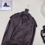 Loewe autumn and winter new retro modern fashionable jacket leather material 100% lambskin - Image 4