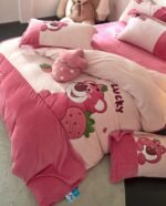 Disney Strawberry Bear Home Furnishing Four-piece Set Winter Quick-warming Fleece Fabric A Must-Have Winter Set for the Little Princess’ Room Specifications: Quilt Cover 200x230cm, Bed Sheet 250x250cm, Pillowcase: 48x74cm X2 - Image 4