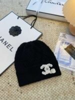 CHANEL knitted wool blend hat and scarf set - Image 6