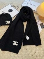 CHANEL knitted wool blend hat and scarf set - Image 4