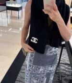 CHANEL knitted wool blend hat and scarf set - Image 9