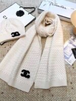 CHANEL knitted wool blend hat and scarf set - Image 12