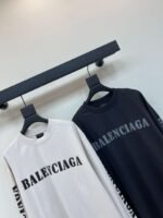 Balenciaga 260g high-weight sweatshirt with double yarn ribbed cut and distressed craftsmanship - Image 2