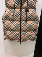 Burberry hooded stand collar plaid down vest jacket 90 down premium version high quality clothing - Image 3