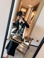 Chanel winter scarf size: 65×185 - Image 2