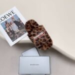 Balenciaga winter slippers - Image 5