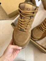 UGG solid color classic autumn/winter boots with wool lining - Image 13