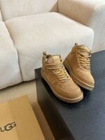 UGG solid color classic autumn/winter boots with wool lining - Image 11