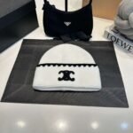 CELINE autumn/Winter knitted cap - Image 8