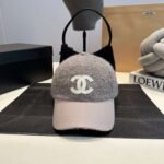 CHANEL winter baseball cap - Image 9