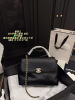 Chanel flap handbag with gold hardware size：27.5x19cm - Image 10