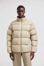 MONCLER latest Autumn/Winter collection men’s stand-collar down jacket, filled with 90% goose down.