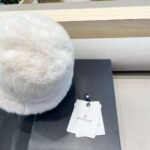 moncler Women’s faux fur mink hat, thickened and warm, perfect for autumn and winter. - Image 8