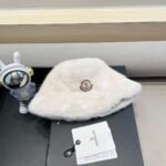 moncler Women’s faux fur mink hat, thickened and warm, perfect for autumn and winter. - Image 3