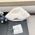 moncler Women’s faux fur mink hat, thickened and warm, perfect for autumn and winter. - Image 2