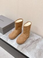 Balenciaga latest Fall/Winter ski collection: snow boots - Image 10