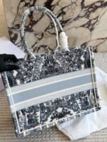 DIOR CDBooktote shopping bag with 3D embroidery material and dimensions: 35 x 28 cm - Image 8