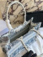 DIOR CDBooktote shopping bag with 3D embroidery material and dimensions: 35 x 28 cm - Image 7